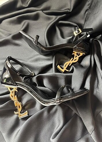 Yves Saint Laurent YSL Topuklu Ayakkabı