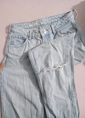 Bershka mavi yırtık kot