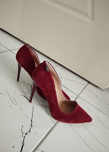 39 Beden bordo Renk yıpranmış duumda