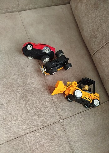 üçlü oyuncak araba - Görsel 4