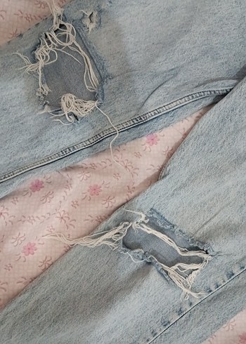 Kadın yırtık model jean - Görsel 2