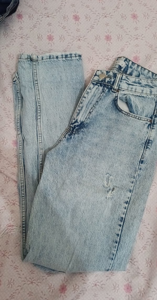 Kadın yırtık model jean - Görsel 4