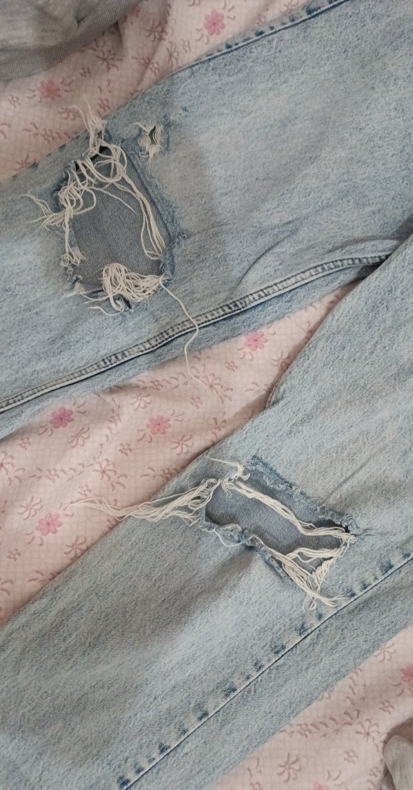 Kadın yırtık model jean - Görsel 2