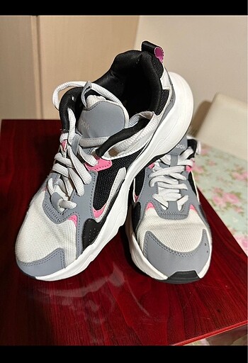 Reebok ayakkabı
