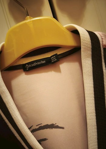 Stradivarius kadın Bej Saten Fermuarlı Ceket - Görsel 3