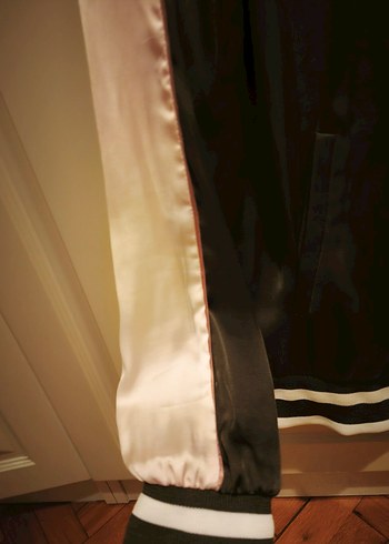 Stradivarius kadın Bej Saten Fermuarlı Ceket - Görsel 4