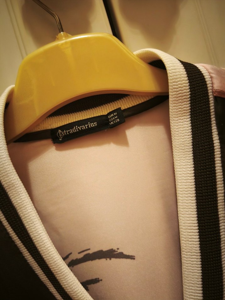 Stradivarius kadın Bej Saten Fermuarlı Ceket - Görsel 3