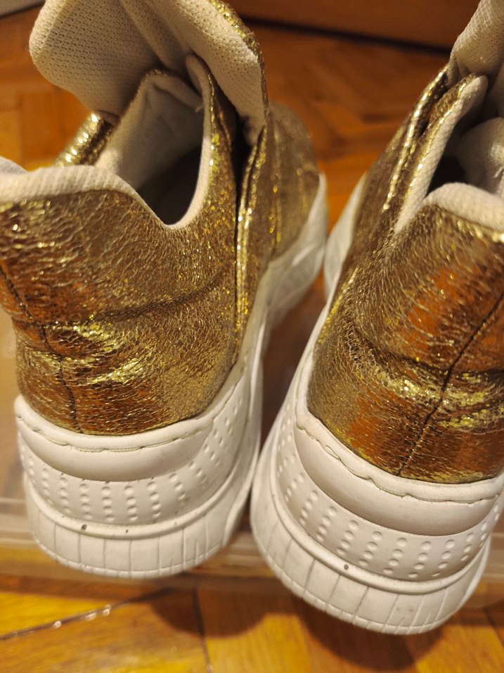 Altın Rengi Dolgu Topuklu Kadın Spor Ayakkabı - Görsel 3