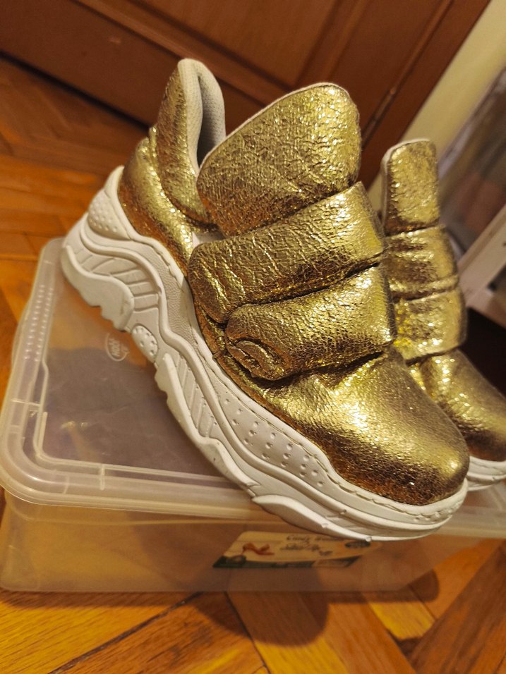 Altın Rengi Dolgu Topuklu Kadın Spor Ayakkabı - Görsel 2