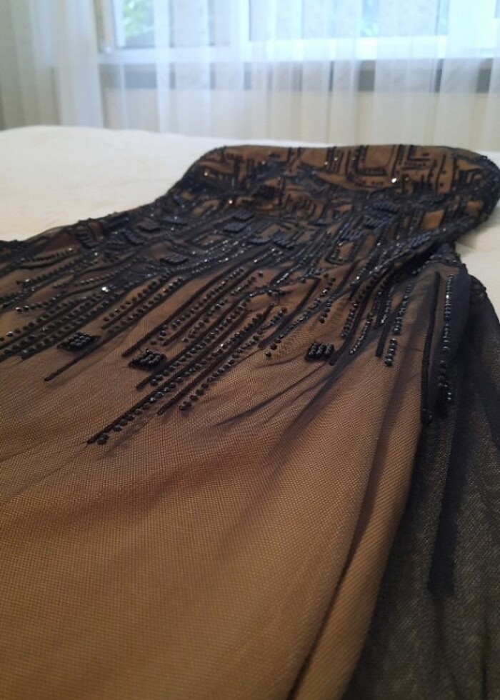 Taş ve boncuk işlemeli siyah abiye - Görsel 4