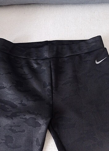 m Beden siyah Renk Orijinal Nike kısa tayt