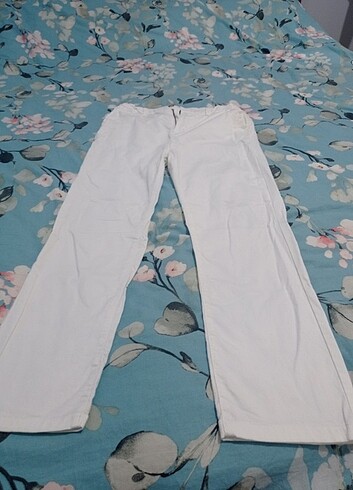 Beyaz keten pantolon