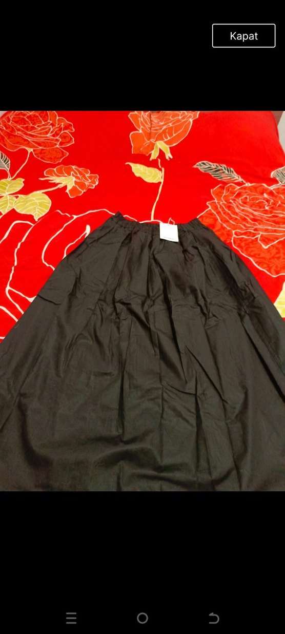 balon tarzı siyah etek marka üründür - Görsel 4