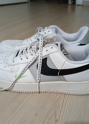 Nike Air Force 1 Low Sehir Stiline Uygun Minimal Sneaker