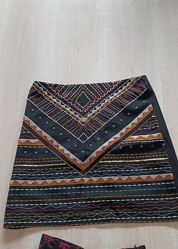 Nakışlı Renkli Mini Etek M L - Görsel 3