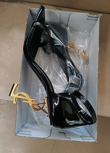 Yves Saint Laurent Ysl gold topuklu ayakkabı 