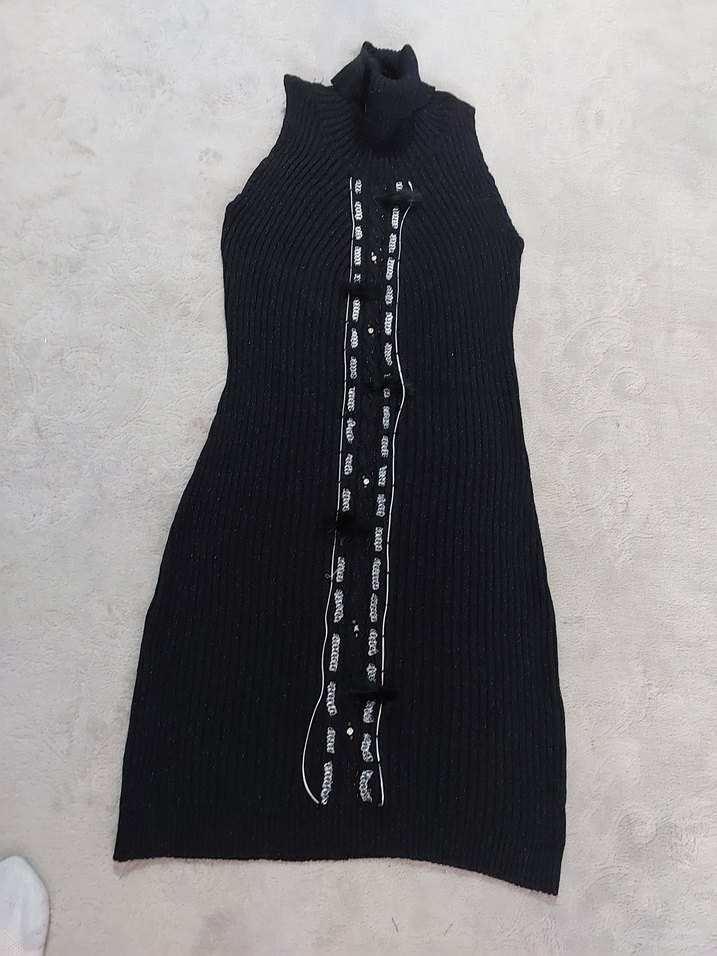 Siyah Yüksek Yakalı Örgü Kolsuz Elbise - Görsel 3
