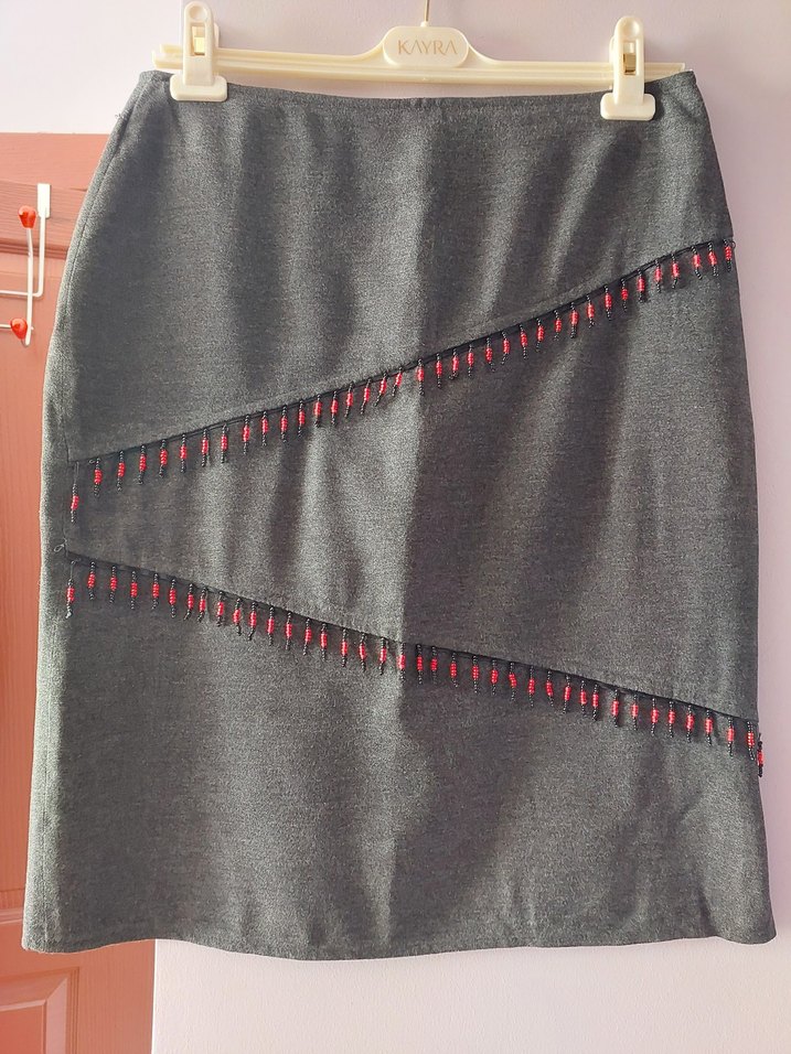 Boncuk Detaylı gri  Etek - Görsel 2