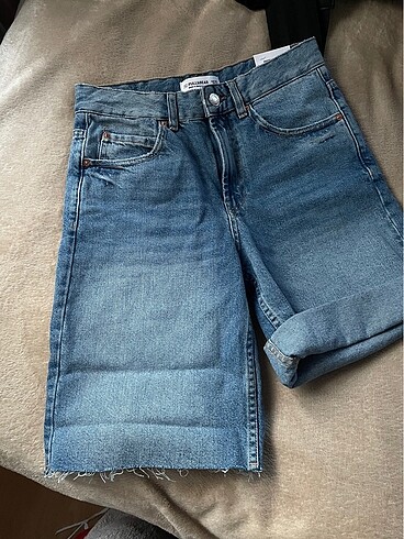 32 Beden mavi Renk PULL AND BEAR ŞORT