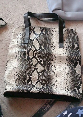 Gri Deri Yılan Desenli Fermuarlı Kadın Çanta - Görsel 2