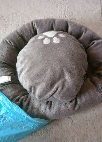 Gri Kediler için Yumuşak Yuvarlak Yatak - Görsel 2