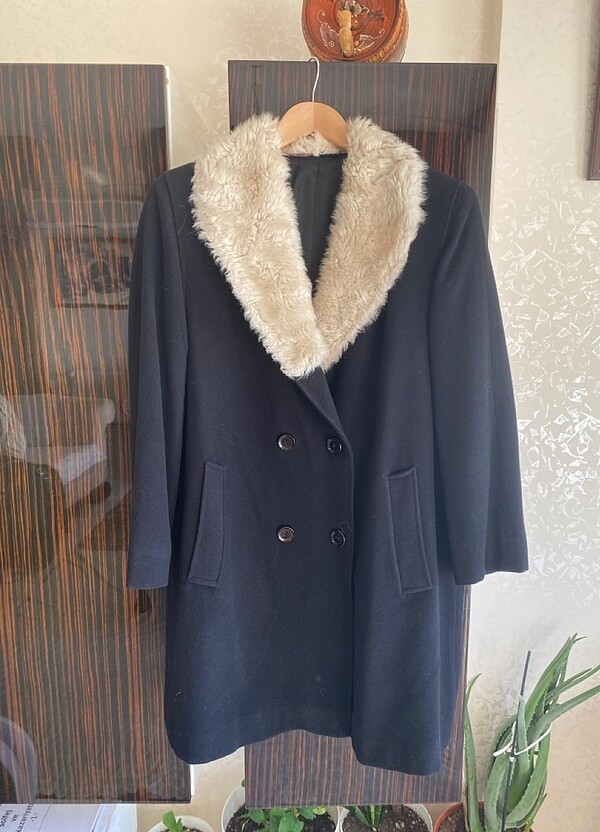 Yakası kürklü Kaşe Manto - Görsel 2