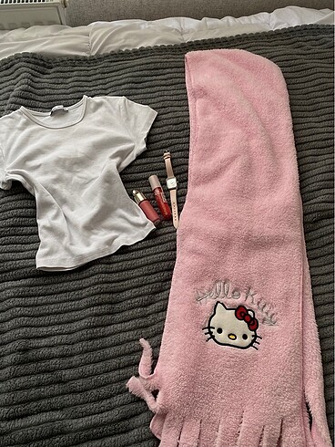 Hello kitty atkı