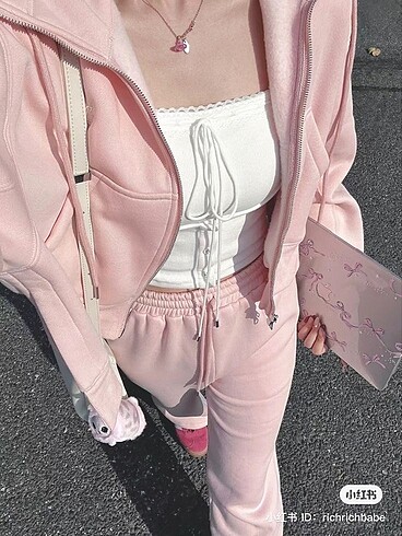 Pembe mevsimlik hırka