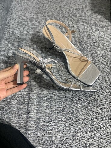 Vakko W COLLECTION gümüş rengi topuklu ayakkabı