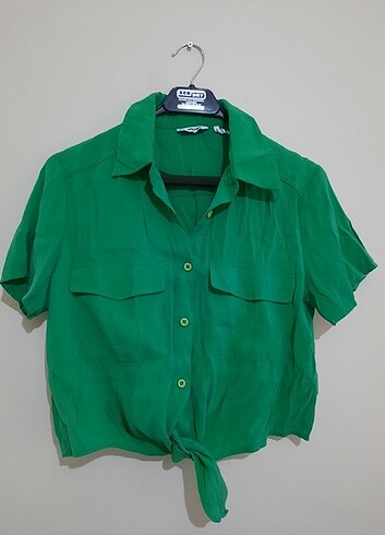 Koton yesil crop gomlek 