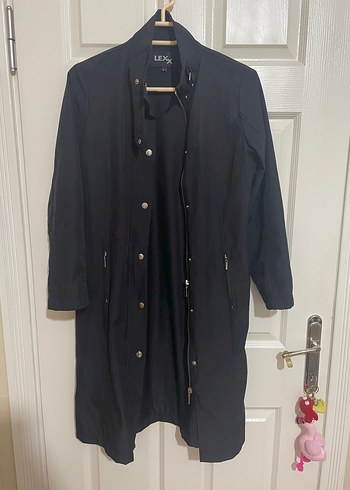 Siyah Düğmeli Kadın Trençkot - Görsel 10