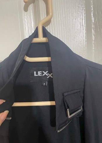 Siyah Düğmeli Kadın Trençkot - Görsel 5