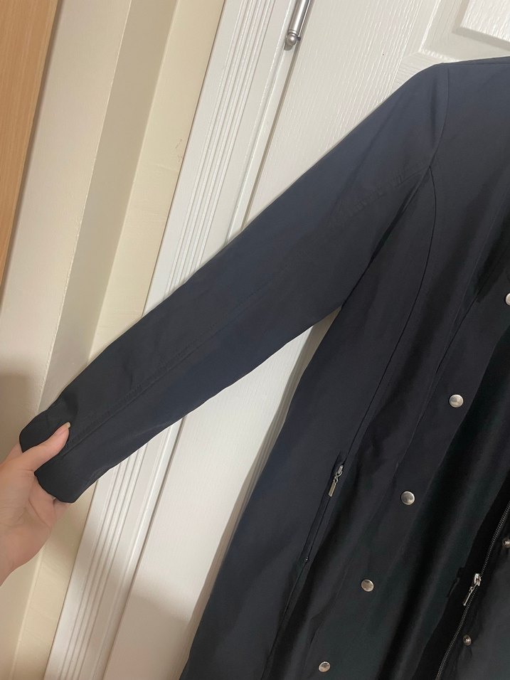 Siyah Düğmeli Kadın Trençkot - Görsel 4