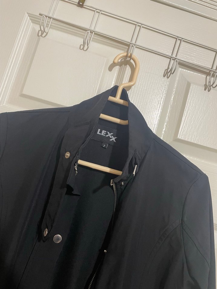 Siyah Düğmeli Kadın Trençkot - Görsel 3