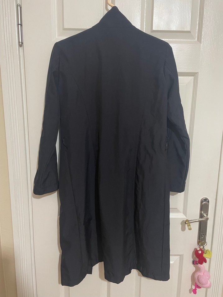 Siyah Düğmeli Kadın Trençkot - Görsel 2