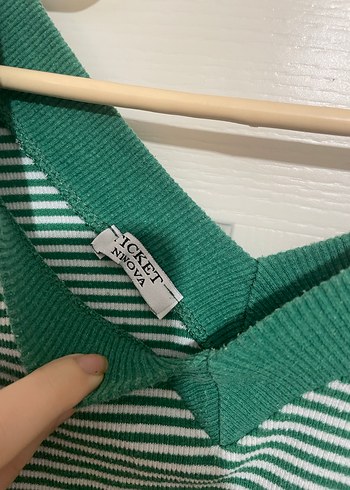 Çizgili V Yaka Yeşil Kadın Kazak - Görsel 2