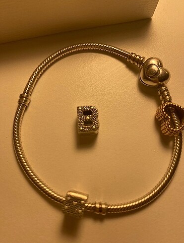Pandora B charm #pandora