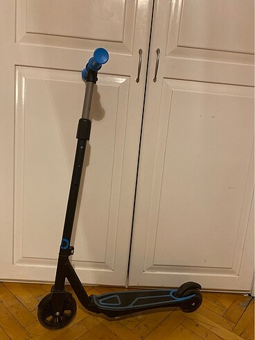Beden mavi Renk 3 kademeli ışıklı scooter ???? 5+
