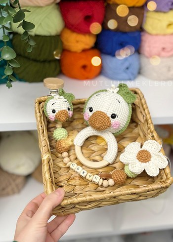 Pastel Renkli Örgü Diş Kaşıyıcı ve Çıngırak Seti