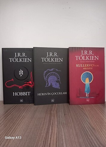 J.R.R. Tolkien Üçlü Kitap