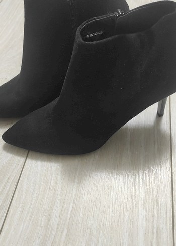 Siyah Süet Tüylü Topuklu Kadın Bot - Görsel 5
