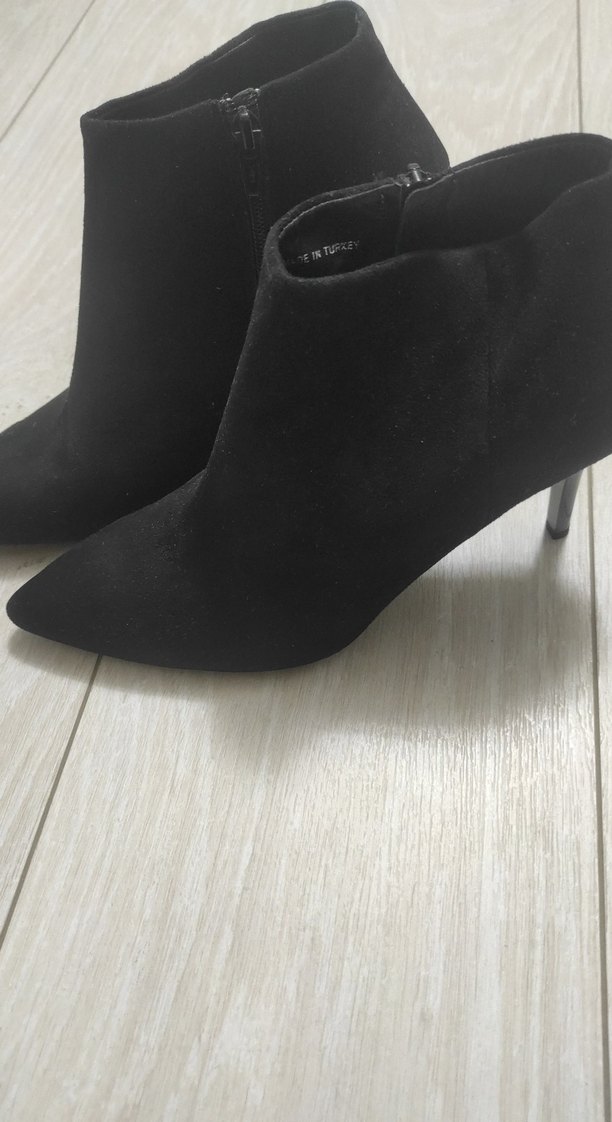 Siyah Süet Tüylü Topuklu Kadın Bot - Görsel 5