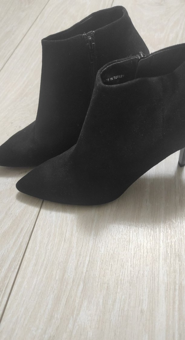 Siyah Süet Tüylü Topuklu Kadın Bot - Görsel 4