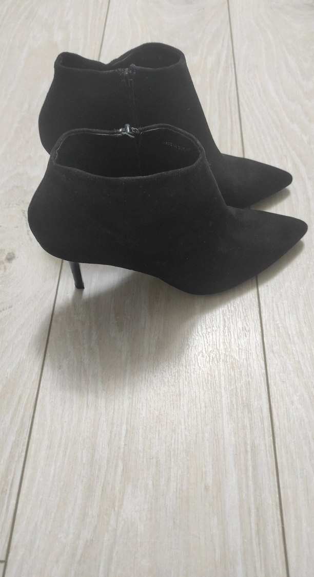 Siyah Süet Tüylü Topuklu Kadın Bot - Görsel 2