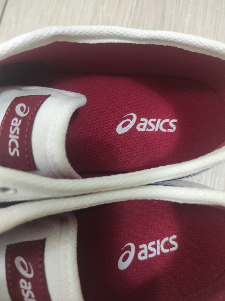 Asics Beyaz Renkli Bağcıklı Kadın Spor Ayakkabı - Görsel 5