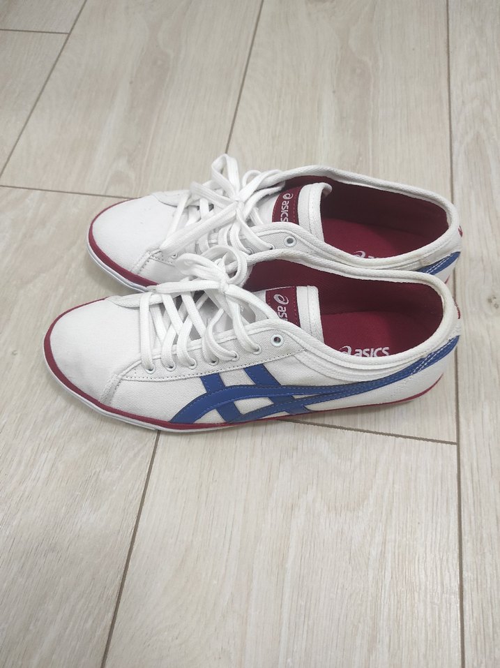 Asics Beyaz Renkli Bağcıklı Kadın Spor Ayakkabı - Görsel 4