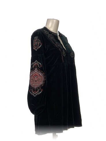 Zara Zara Kısa Elbise %70 İndirimli.