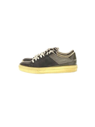 Tod's Spor Ayakkabı %70 İndirimli.