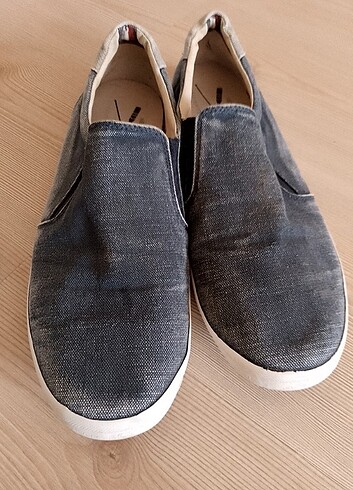 43 Beden Orjinal tomiy Hilfiger 43