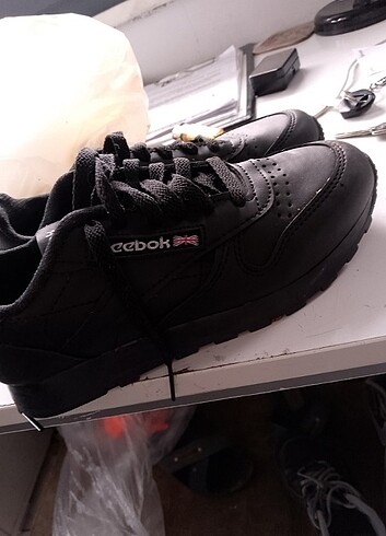 Rebook 38 deri 